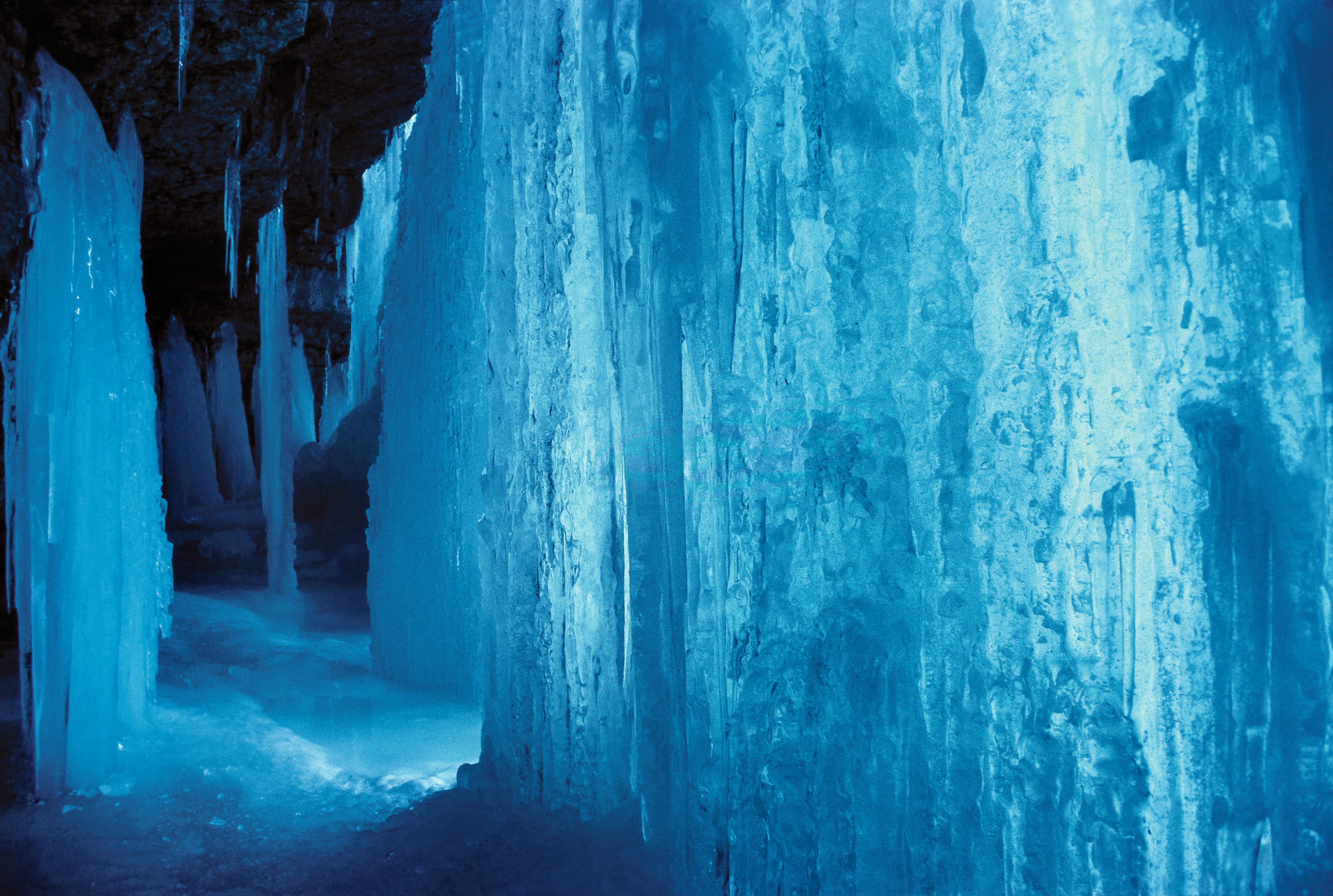 S. 74 Eisfall Dolomiten