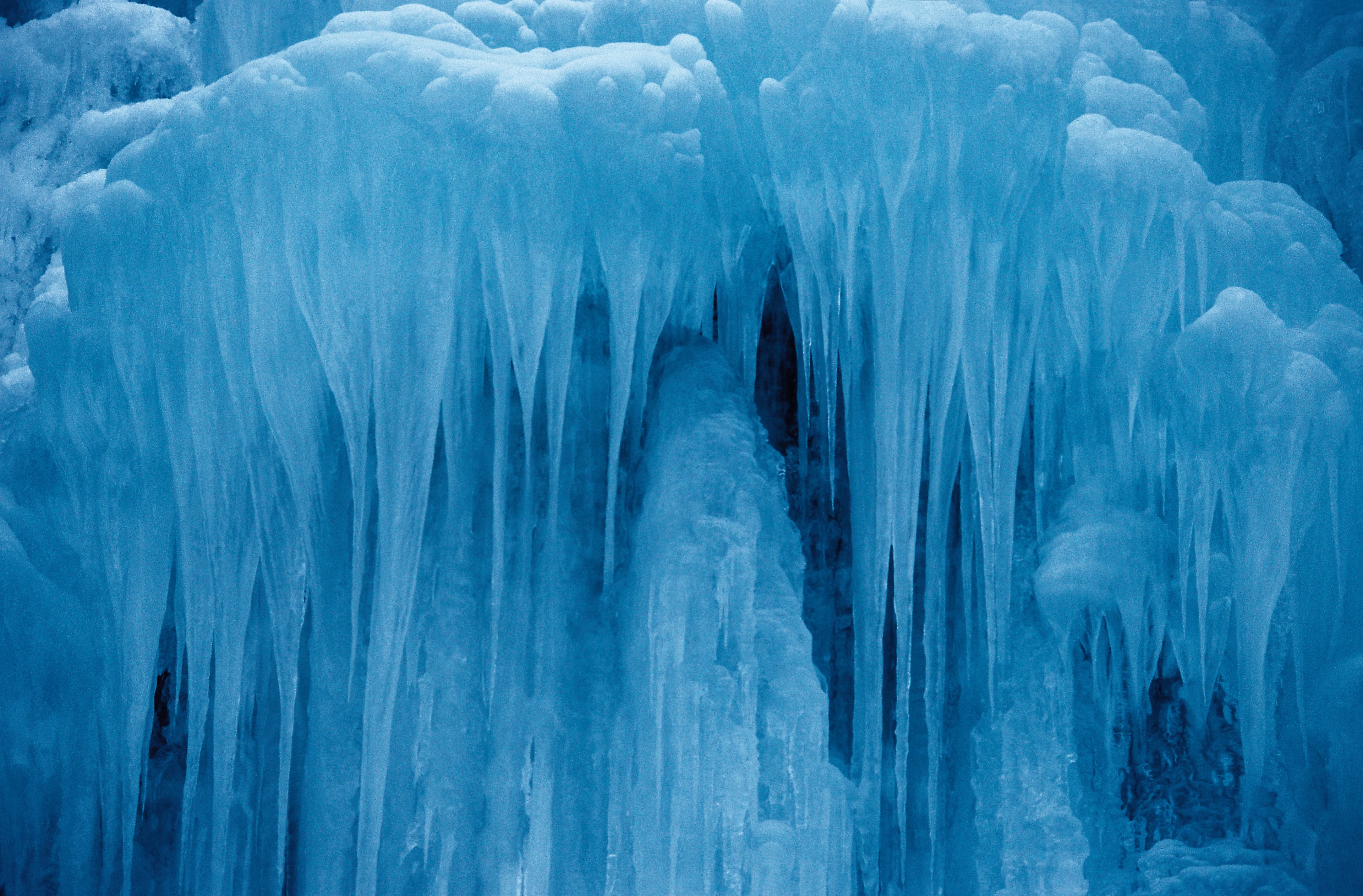 S. 78 Eisfall Dolomiten
